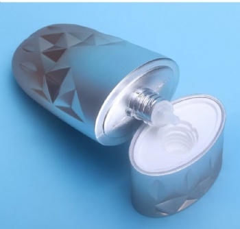 60G High-end sunscreen skin care extrusion PE squeeze bottle bottle