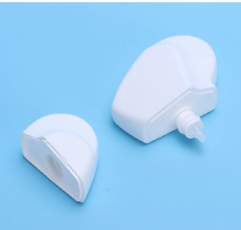 High-grade 50ml heart shape PE squeeze bottle Sunscreen bottle Hand cream bottle separate bottle
