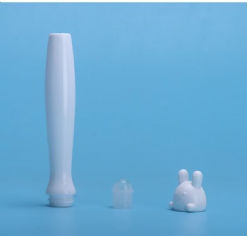 Wholesale 15ML Rabbit Shape Cartoon Portioning tube Essential Oil Body container Roll-on Bottles Roller Bottles Eye Roll on Bottle